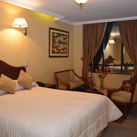 Hotel Prado Internacional โลจา ภายนอก รูปภาพ