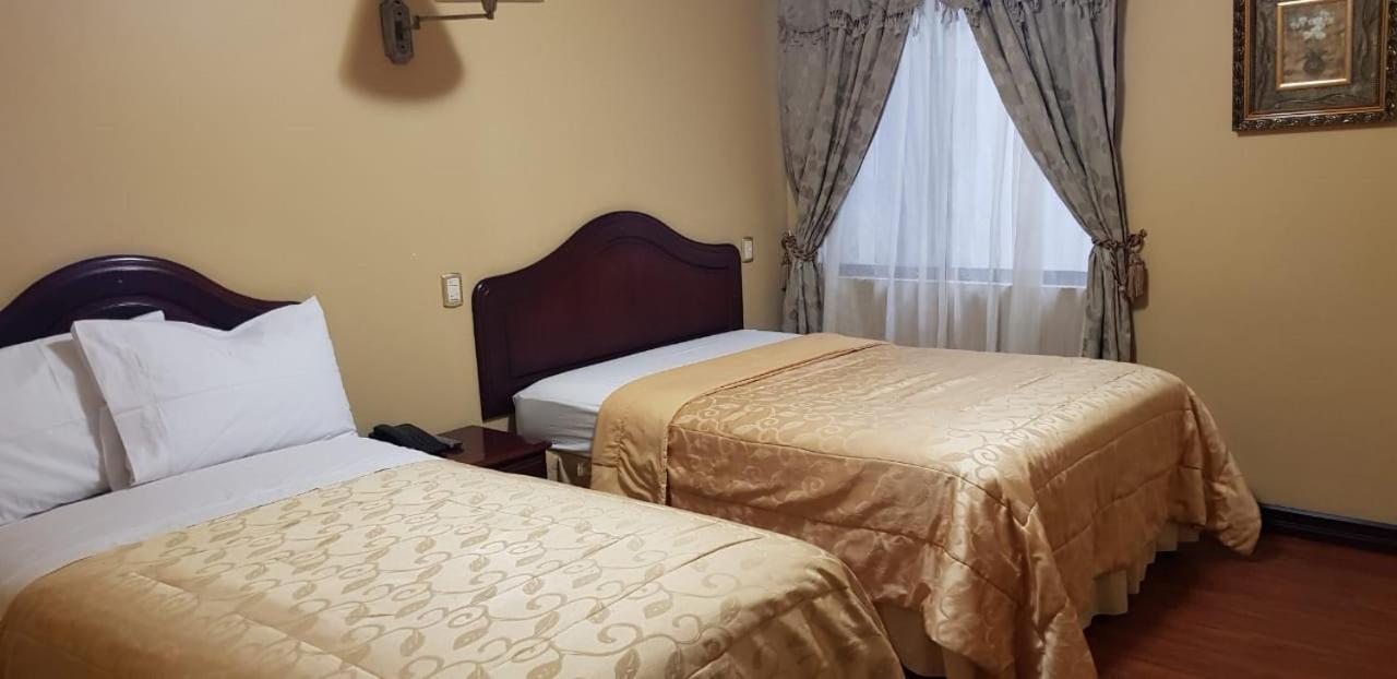 Hotel Prado Internacional โลจา ภายนอก รูปภาพ