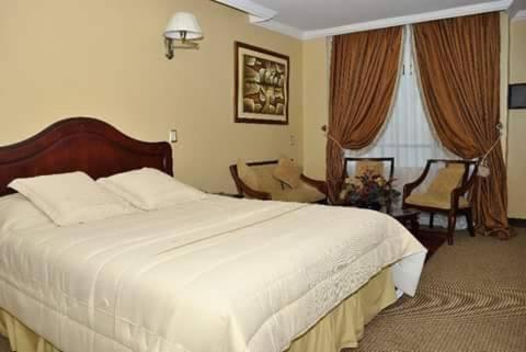 Hotel Prado Internacional โลจา ภายนอก รูปภาพ