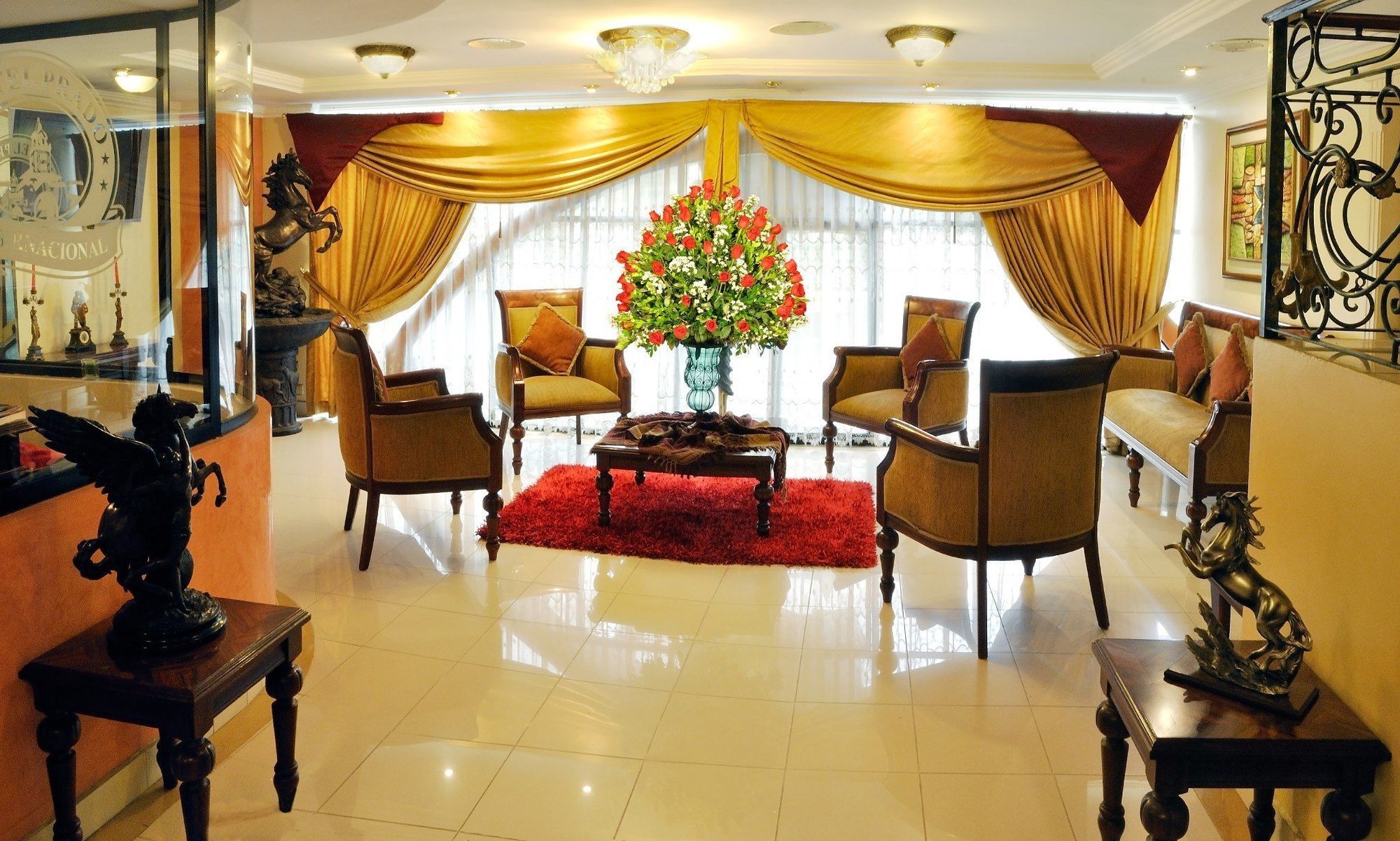 Hotel Prado Internacional โลจา ภายนอก รูปภาพ